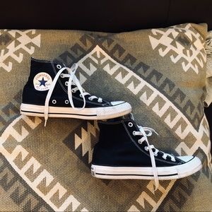 Black high top converse